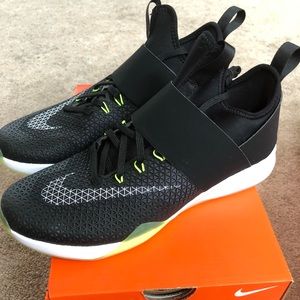 Women’s Nike Air Zoom Strong Size 6.5